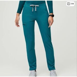 Figs Caribbean blue color scrub set uniform women’s size Small